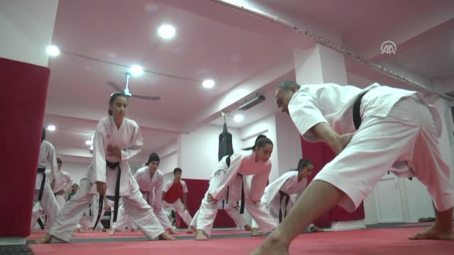 Karateci Kızlar Hedef Büyüttü