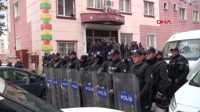 Diyarbakır’da Hdp’ye ‘Açlık Grevi’ Operasyonu: 25 Gözaltı – Yeniden