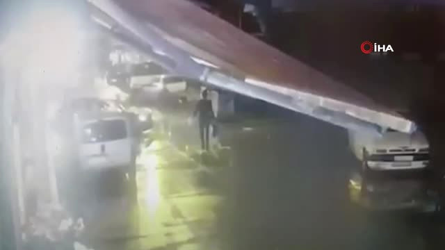 Dikkatsiz Sürücü Faciaya Neden Oluyordu…kaza Anları Kamerada