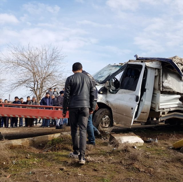Diyarbakır’da Yolcu Treni Pikaba Çarptı: 2 Yaralı