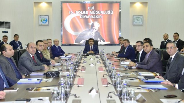 Vali Güzeloğlu, Bağımlılıkla Mücadele Toplantısına Başkanlık Etti
