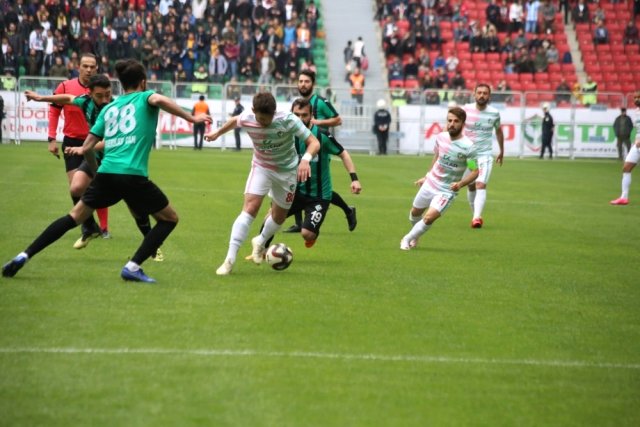 Amed Sportif Faaliyetler, Sakaryaspor ile Berabere Kaldı