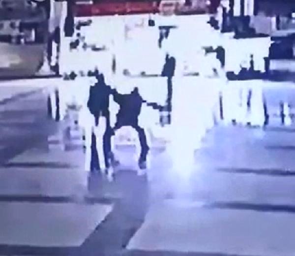 Basket Maçı Gözlemcisine Otogarda Bıçaklı Saldırı Kamerada