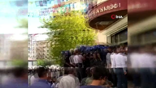 HDP’li grup polise saldırdı