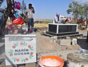 Narin Güran’ın Mezarına Türk Bayrağı Dikildi