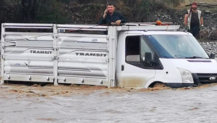 Kulp’ta Sağanak Nedeniyle Mahsur Kalan Şoför Kurtarıldı