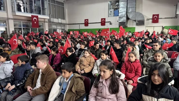 Askeri bando kadrosu Yüksekova’da konser verdi