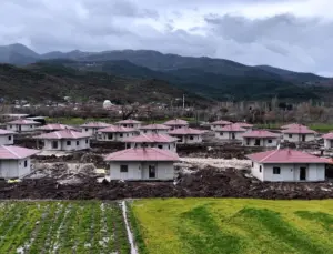 Bakan Kurum’dan sındırgı afet konutları paylaşımı: ‘Söz verdik, kelamımızı tutacağız’