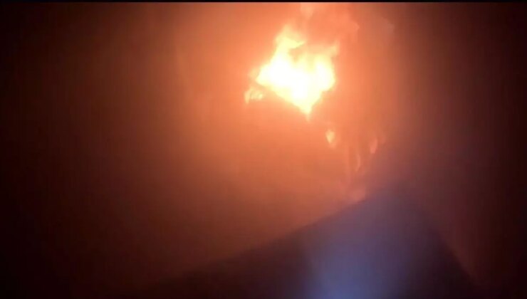 İtfaiye erlerinin ateşe verilen meskeni söndürme anları kask kamerasında