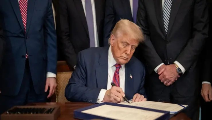 Trump’tan tüm ülkelere yüzde 10 tarife!