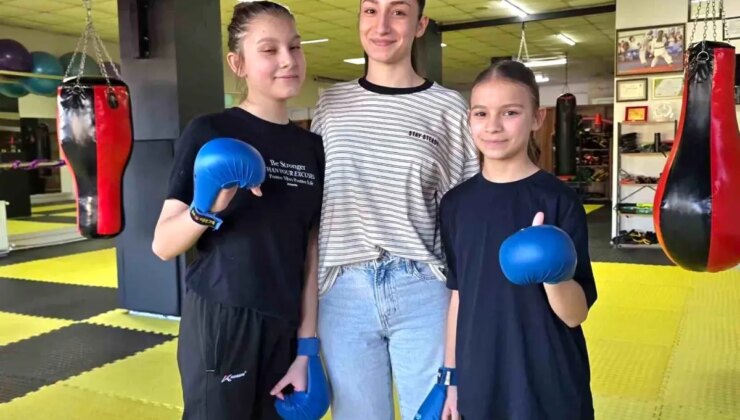 Ulusal sportmen Kızılaslan, minik karatecilerle bir ortaya geldi