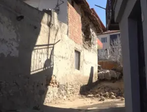 5.1’lik sarsıntı sonrası Denizli’den hasar imgeleri