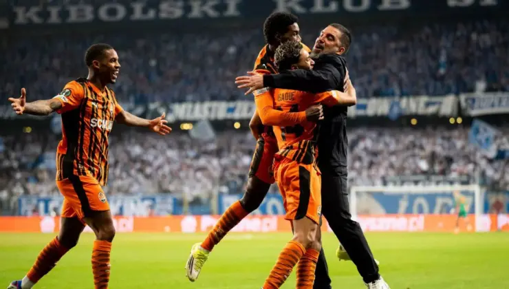 Arda Turan, savaşın ortasında tarih yazdı