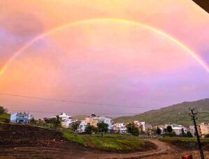 Çermik’te yağmur sonrası oluşan gökkuşağı görsel şölen sundu