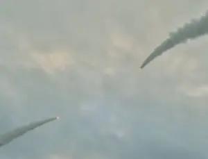 İran’dan İsrail ve ABD gemilerine taarruz