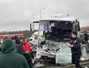 Kuzey Marmara Otoyolu’nda zincirleme kaza: 1 polis şehit, 16 yaralı