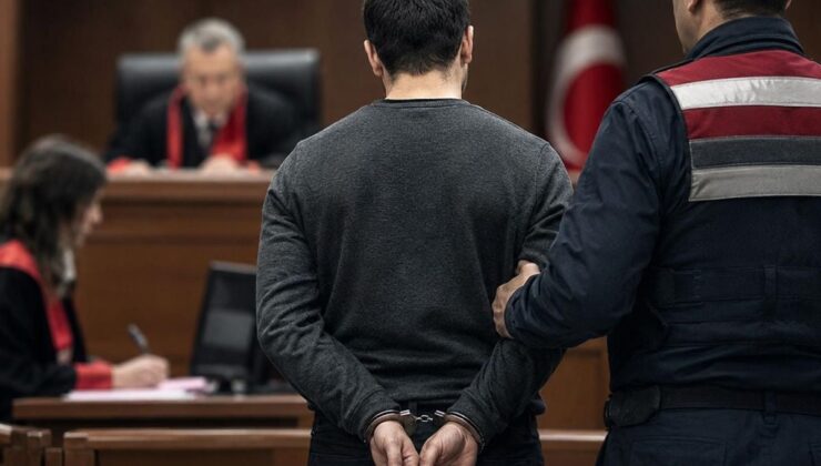 Annesine cinsel akında bulunan ağabeyini öldürdü, 2 yıl ceza verilip tahliye edildi