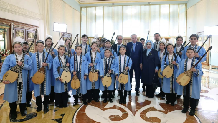Cumhurbaşkanı Erdoğan’a Kazakistan’da Dombra sürprizi