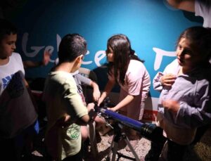 Çocuklar, Zerzevan Kalesi’nde gökyüzünü gözlemledi