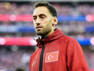 Hakan Çalhanoğlu veda açıklaması yaptı: Hakkınızı helal edin