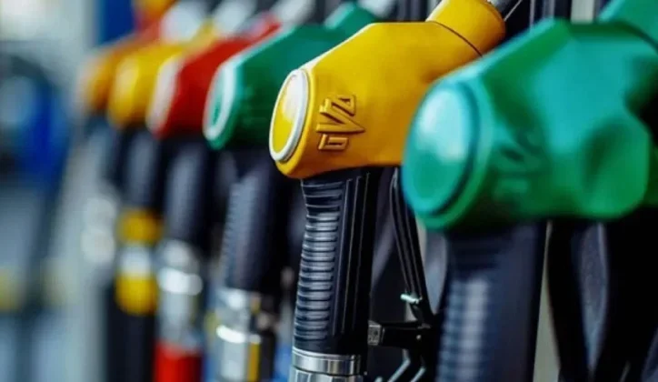 Akaryakıta artırım yolda: Hürmüz Boğazı kapandı, petrol yüzde 5 fırladı