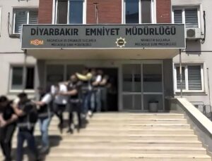 Diyarbakır’da silahlı kabahat örgütü şebekesi çökertildi: 40 gözaltı