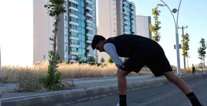 Gönül verdiği arma için sabahın birinci ışıklarıyla idmana çıkıyor