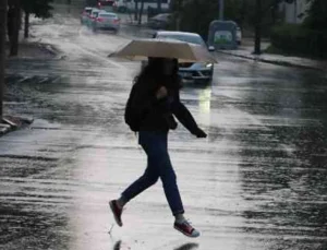 Bugünkü hava durumu: Karadeniz’e sağanak, Marmara’ya rüzgar!